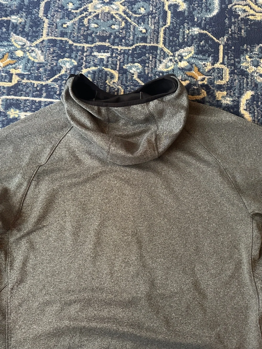 Nike Men’s Gray Short-Sleeve Hooded Pullover with Kangaroo Pocket